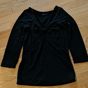 Three dot black T-shirt